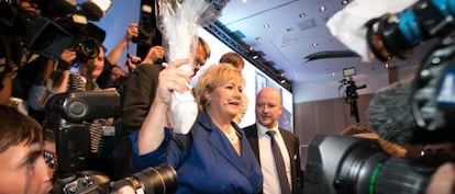 La l&iacute;der de los conservadores noruegos, Erna Solberg, tras conocer los resultados electorales que le otorgan la victoria. 