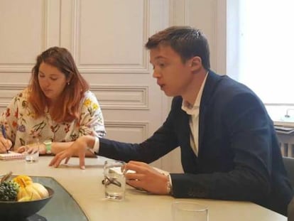 Errej&oacute;n (derecha), en su reuni&oacute;n con el alcalde de Ginebra.