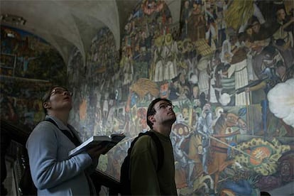 Catai estrena un catálogo dedicado  a México, con la capital (en la foto, mural de Diego  Rivera en el Palacio Nacional) y las ciudades coloniales como reclamo principal.