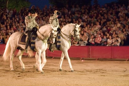 Espectáculo escuestre en la feria del caballo de Córdoba.