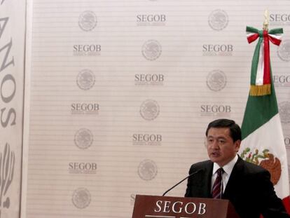 El Secretario de Gobernación con Peña Nieto, Miguel Ángel Osorio Chong.