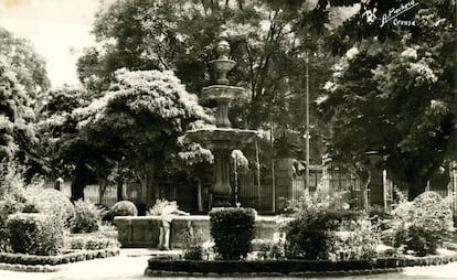 Fotografía del Jardín del Posío. Reproducción de la fuente de El Bosque en el Jardín del Posío, Ourense.