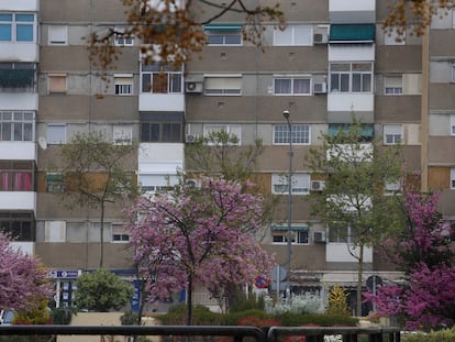 Edificio de viviendas en la localidad de Badia del Vallès.