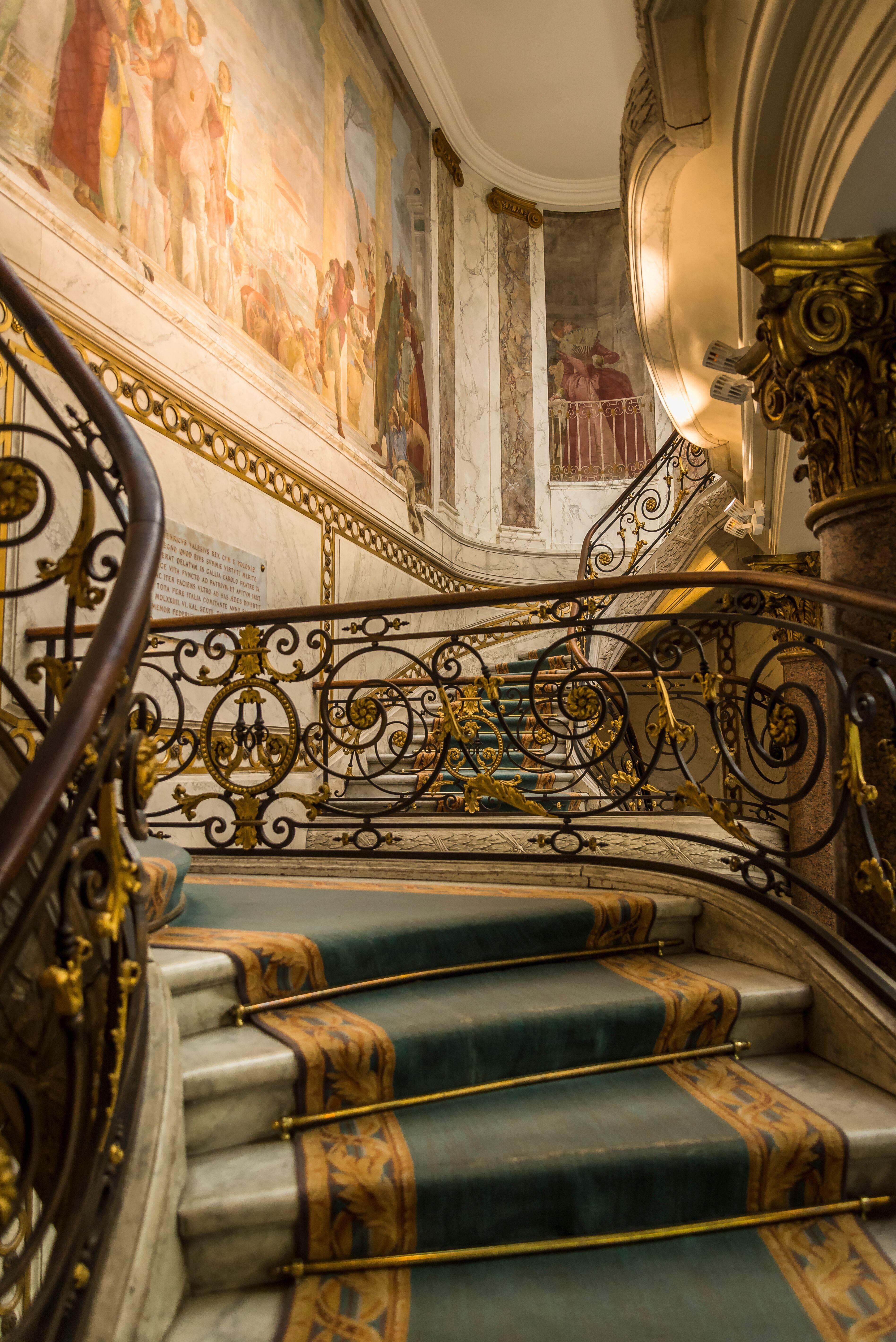 Las escaleras del museo Jacquemart-Andre Museum, un museo privado en el distrito 8 de París, actualmente cerrado por renovación.