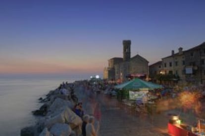 Paseo junto al Adriático en Piran (Eslovenia).