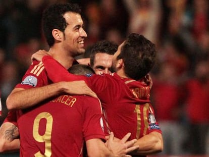 Busquets celebra su gol.