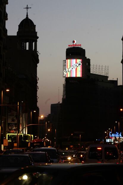 El mítico anuncio de la marca de bebidas es una de las imégenes más emblemáticas de la Gran Vía madrileña.