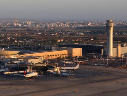 Vista aérea del aeropuerto Ben Gurion en Tel Aviv. 