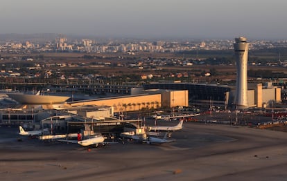 Vista aérea del aeropuerto Ben Gurion en Tel Aviv. 