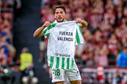 El centrocampista del Betis, Pablo Fornals, tras conseguir el primer gol del equipo bético en el duelo ante el Athletic.