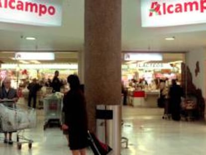 Comercio de Alcampo en el centro comercial 