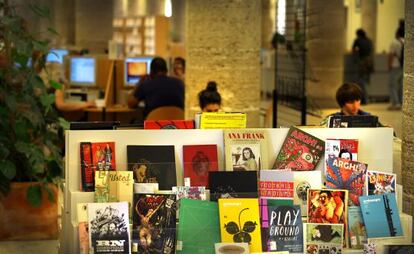 'Kovalski Fly' és una publicació que aquests dies protagonitza una mostra d’originals a la Biblioteca Pública de València.