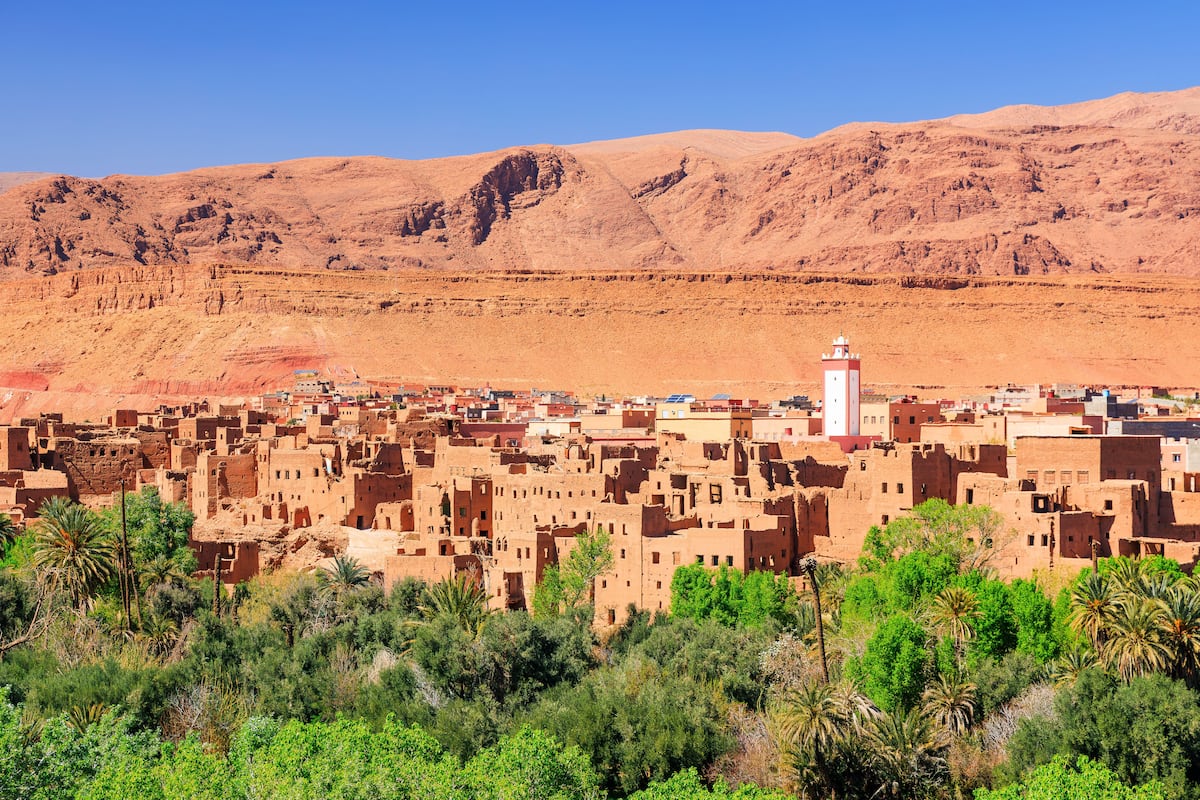De ruta en moto por las montañas del Atlas de Marruecos