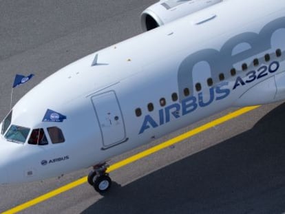 El Airbus A320,de corto recorrido, es el avión más vendido en la historia de la compañía europea.