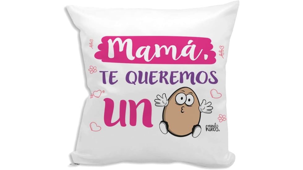 Cojín “Mamá, te queremos un huevo”.