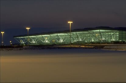 El Aeropuerto de Stansted, de Norman Foster, destaca por su elegante arboleda de columnas de acero. Data de 1991.