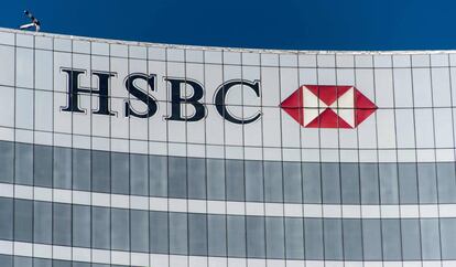 El logo de HSBC en su sede en la Ciudad de México.