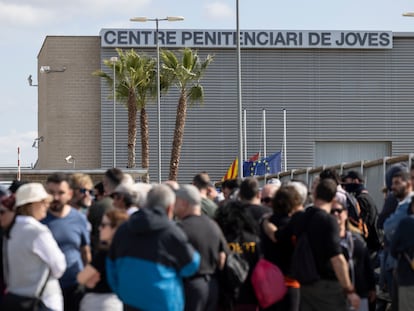 La protesta de los funcionarios el sábado frente a la prisión de Jóvenes.