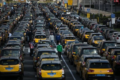 Protesta de taxistas, en marzo de 2021, contra el regreso de Uber a la ciudad.