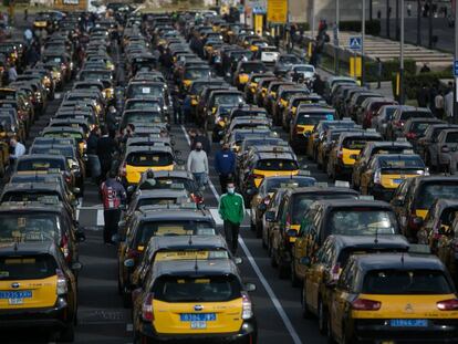 Protesta de taxistas, en marzo de 2021, contra el regreso de Uber a la ciudad.