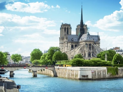 Los grandes magnates del lujo que prometieron donaciones para Notre Dame no han pagado aún