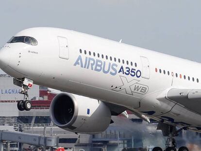 Un Airbus A350 despega en Toulouse, Francia