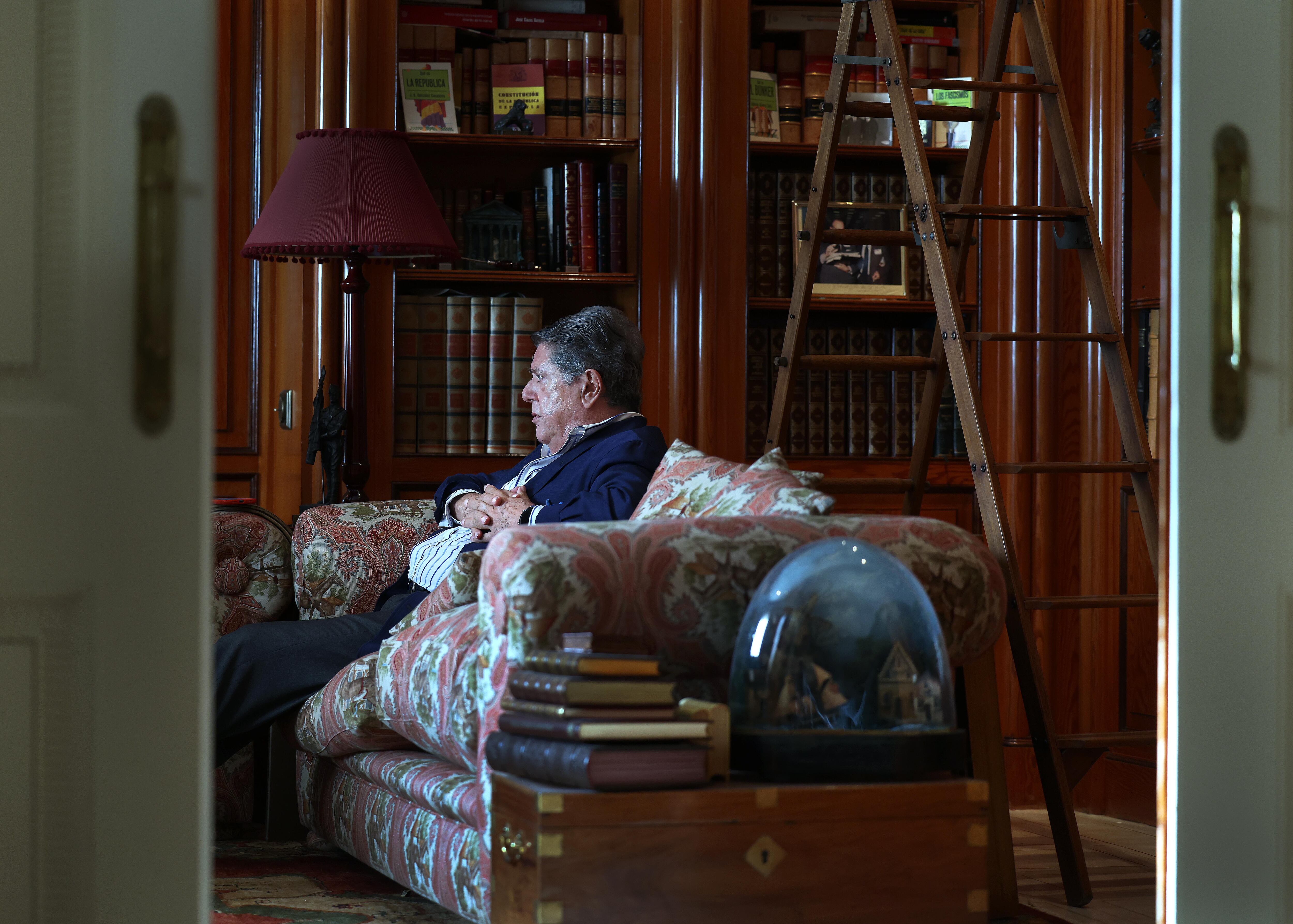 Federico Trillo, este martes, en su casa de Madrid. 