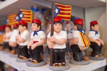 Varios ‘caganers’ independentistas en una de las paradas.