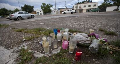 Ofrenda a uno de los seis caídos en Iguala.