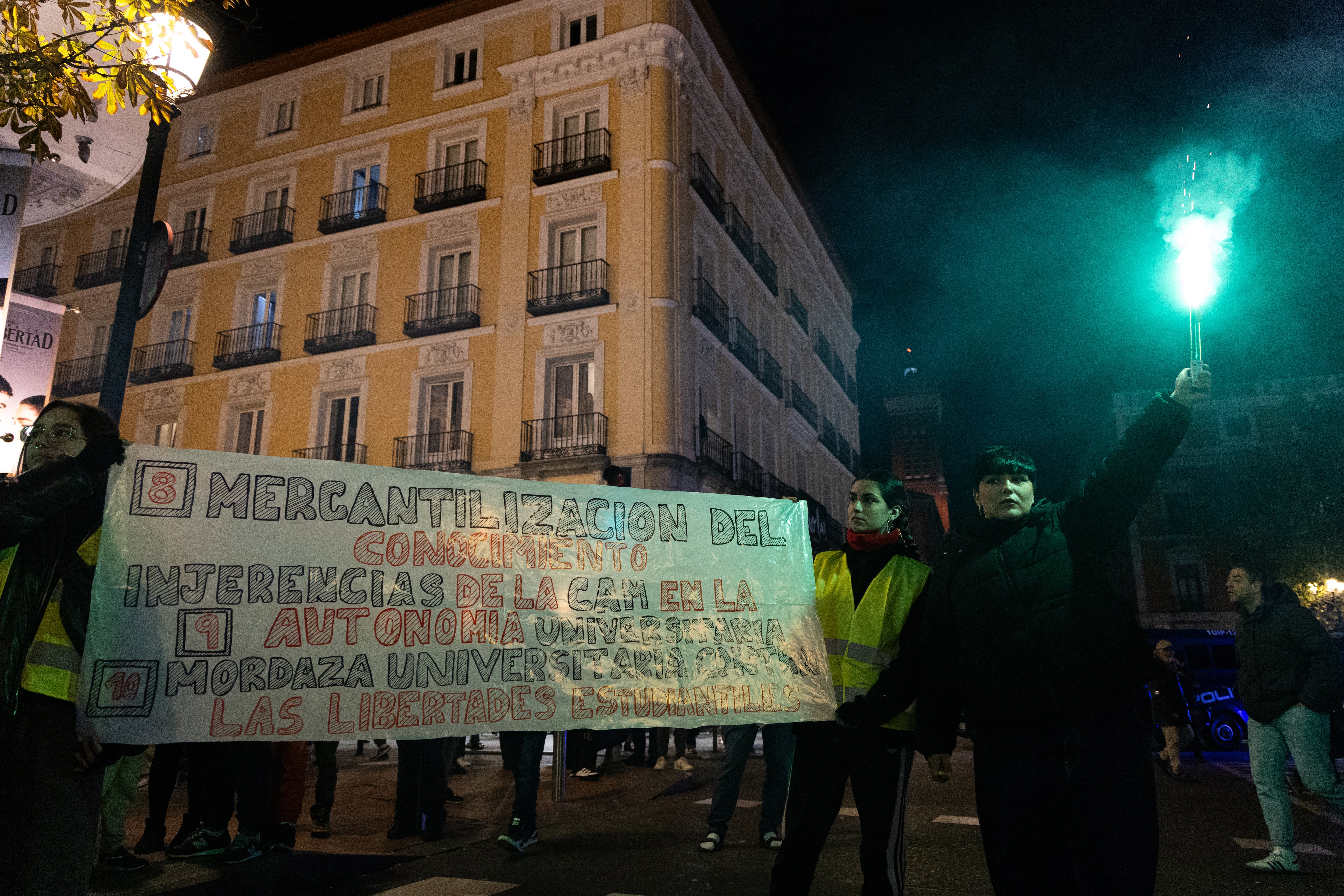 Protesta de estudiantes y profesores a favor de la universidad pública madrileña, el pasado 27 de noviembre.