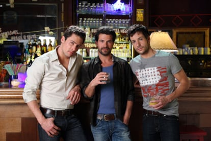 Roger Berruezo, Rodolfo Sancho y Alejandro Albarracín en el set de la serie <i>Gavilanes</i>, de Antena 3