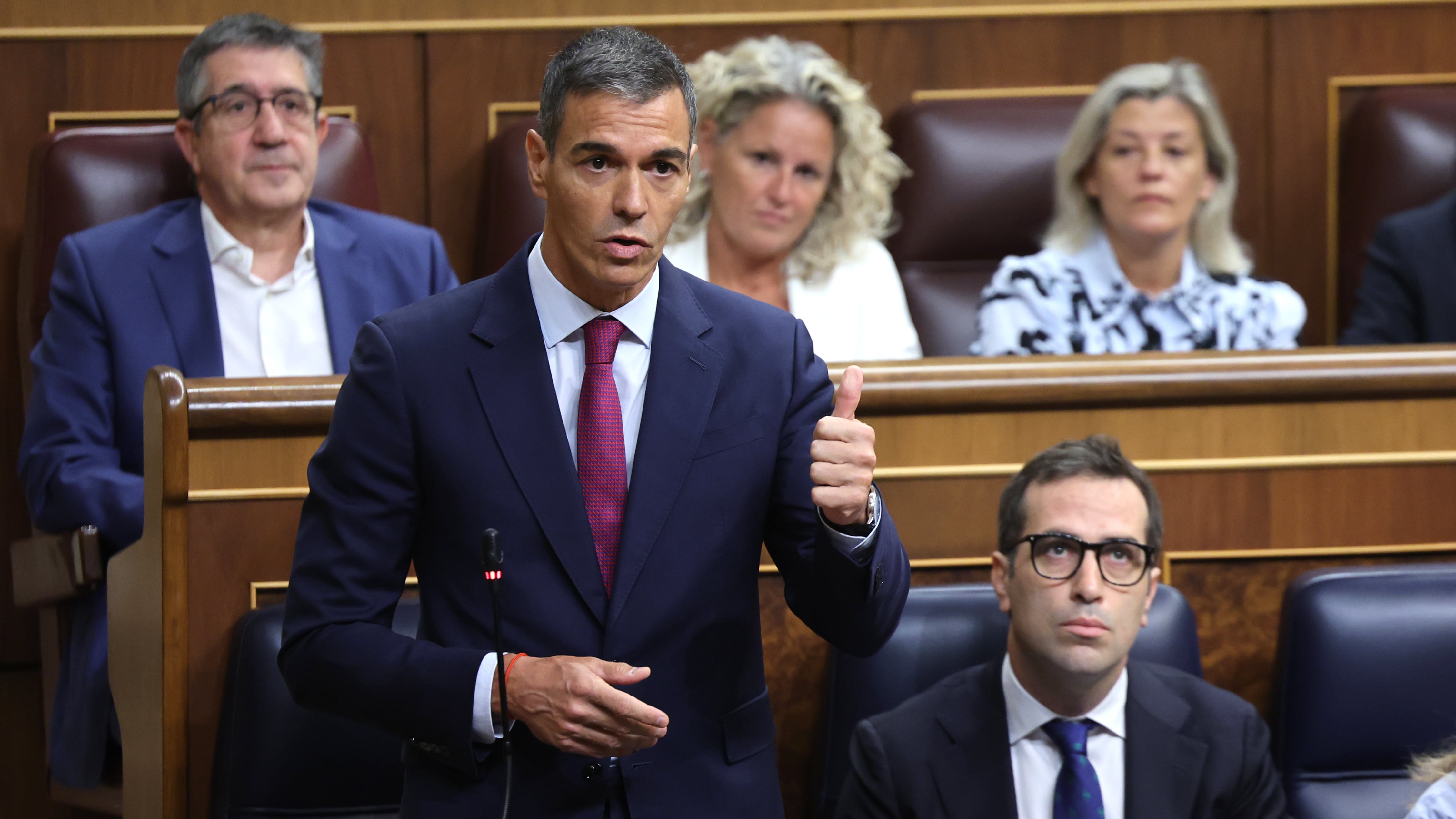 Última hora de la entrada de inmigrantes a Ceuta, en directo | Feijóo acusa a Sánchez de “desproteger” a España ante una “agresión consentida o impulsada por Marruecos” y él replica: “Volveremos a ganar en las urnas”