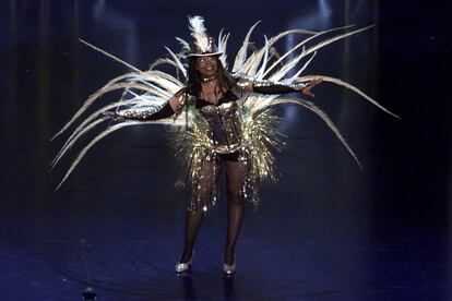 Whoopi Goldberg presenta los Oscar en 2002.