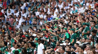 La afición mexicana en Luzhniki. 