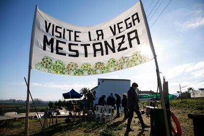 Una de las pancartas de la plataforma vecinal.
