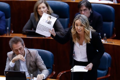 La nueva portavoz del PSOE en la Asamblea, Mar Espinar, este jueves durante su intervencin en el primer pleno ordinario de 2025.