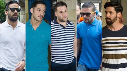 Los miembros de La Manada, (Guerrero, Cabezuelo, Prenda, Boza y Escudero) ante en los juzgados de Sevilla en 2018.