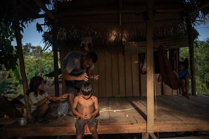 Niños de la comunidad La Libertad en el Amazonas Colombiano.