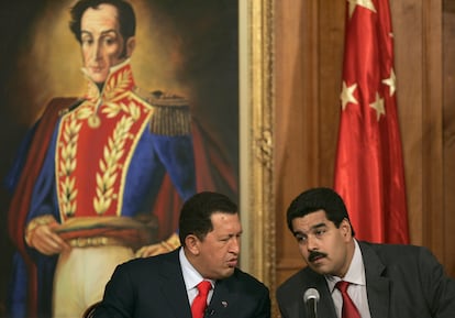 Hugo Chávez y Nicolás Maduro en el Palacio de Miraflores en Caracas, en 2006.