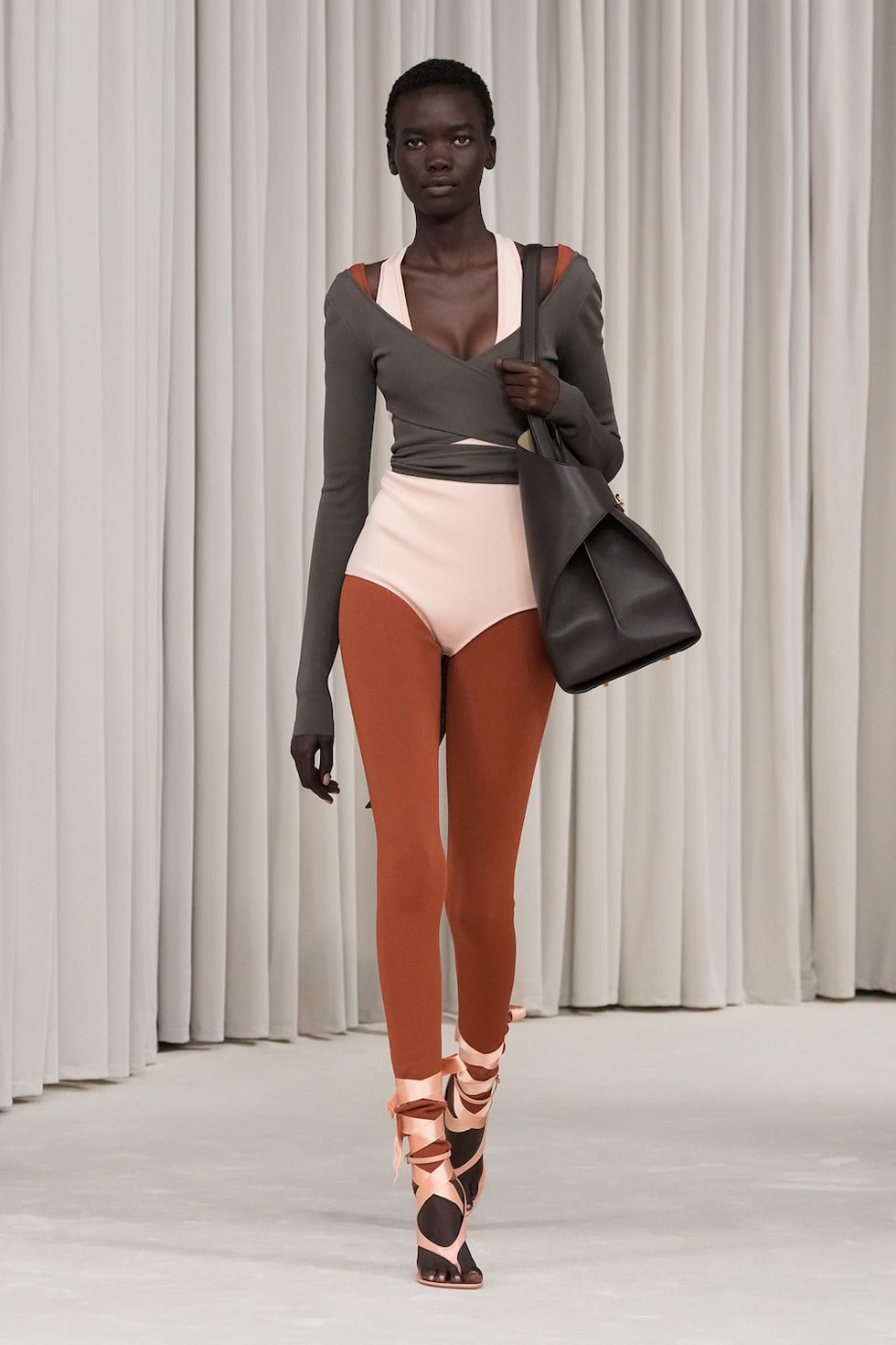 Ferragamo, danza sobre la pasarela | Fotos | Milan Fashion Week | S ...