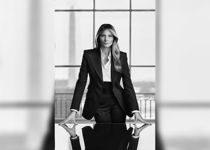 Retrato oficial de Melania Trump, primera dama de Estados Unidos.