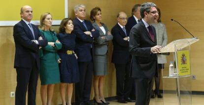 El nuevo ministro de Energ&iacute;a, Turismo y Agenda Digital, &Aacute;lvaro Nadal, durante su discurso tras recibir la cartera de manos de su antecesor en estas funciones, el ministro Luis de Guindos, durante el acto de su toma de posesi&oacute;n. 