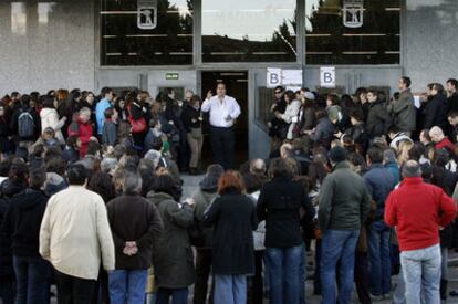 Pruebas de la oposición para auxiliar del Ayuntamiento de Madrid en el pabellón de La Pipa, en la Casa de Campo.