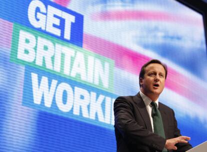 El líder del Partido Conservador británico, David Cameron, interviene en la conferencia anual de su partido en Manchester.