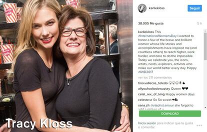 Karlie Kloss compartió una imagen con su madre Tracy Kloss.