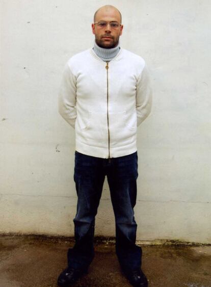 Antonio Martínez, un ex empleado de una empresa de andamiajes, fotografiado en su celda del módulo 10 de la prisión de Maltepe (Estambul).