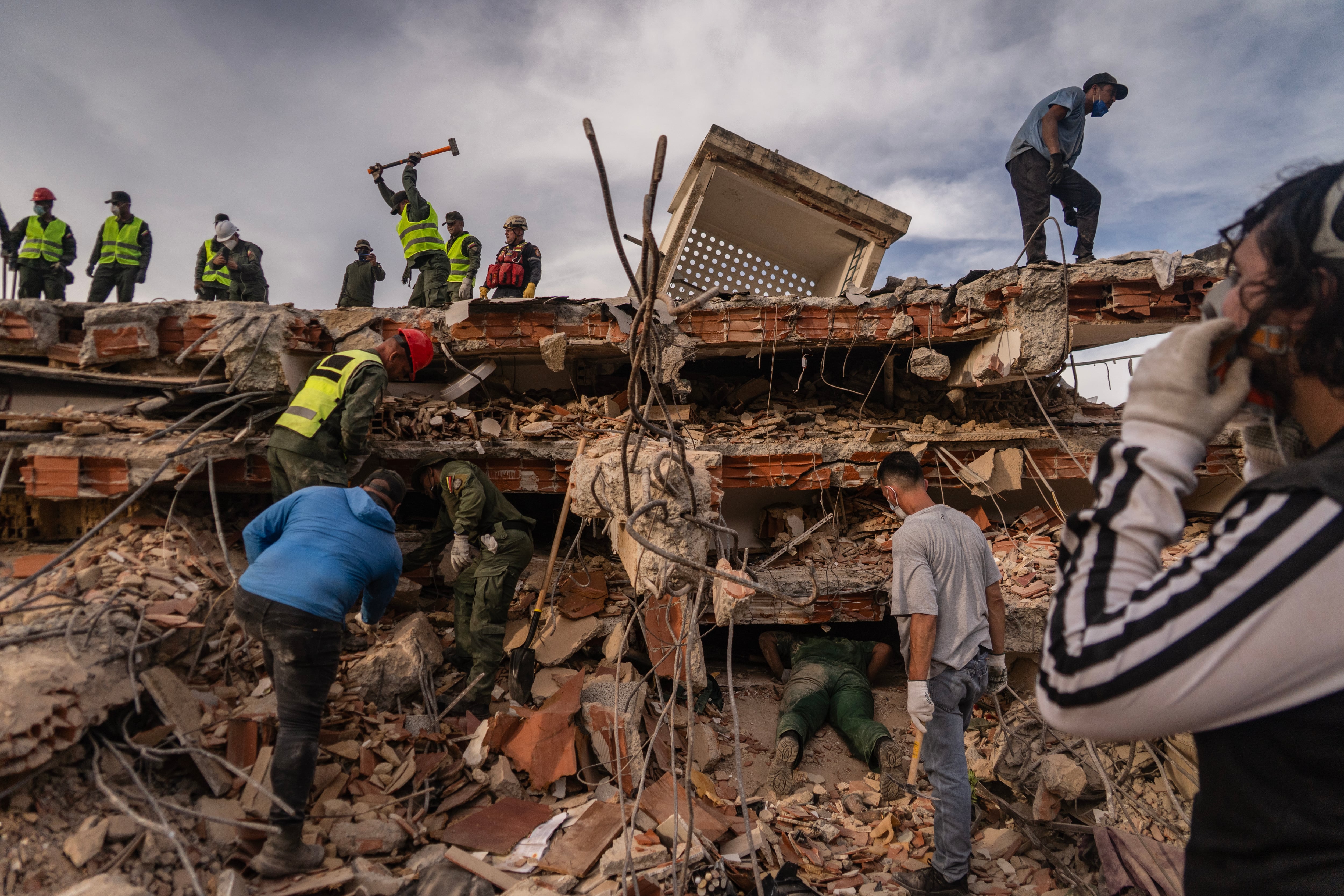Internet se convierte en una red de apoyo tras el terremoto de Venezuela