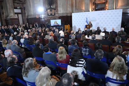 Claudia Rucci directora del Observatorio de Derechos Humanos del Senado durante el homenaje a las víctimas del terrorismo en el el Senado de la Nación, el 27 de agosto de 2024.