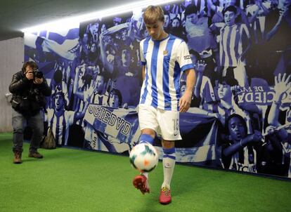 Sergio Canales, en su presentación como nuevo jugador de la Real.