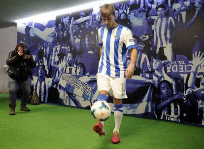 Sergio Canales, en su presentaci&oacute;n como nuevo jugador de la Real.